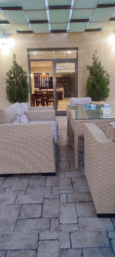 Black Iris Hotel Madaba