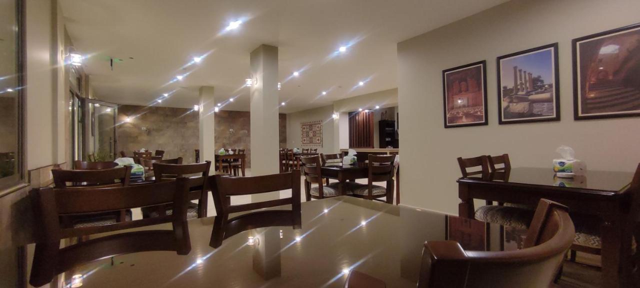 Hotel Black Iris Madaba